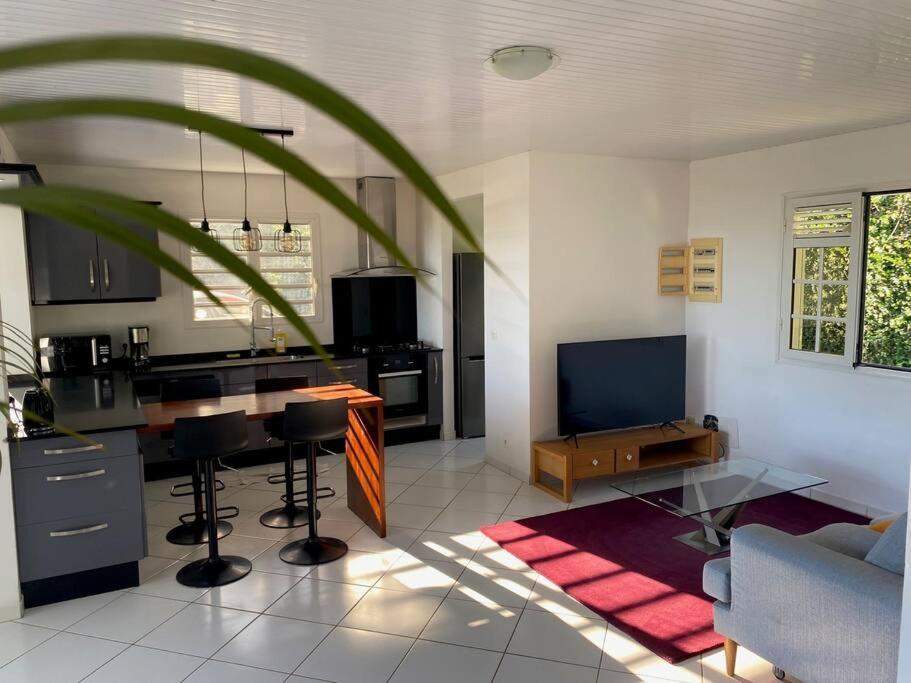 Les Terrasses De Maelle - Jolie Villa F4 Vue Mer Riviere-Salee Εξωτερικό φωτογραφία